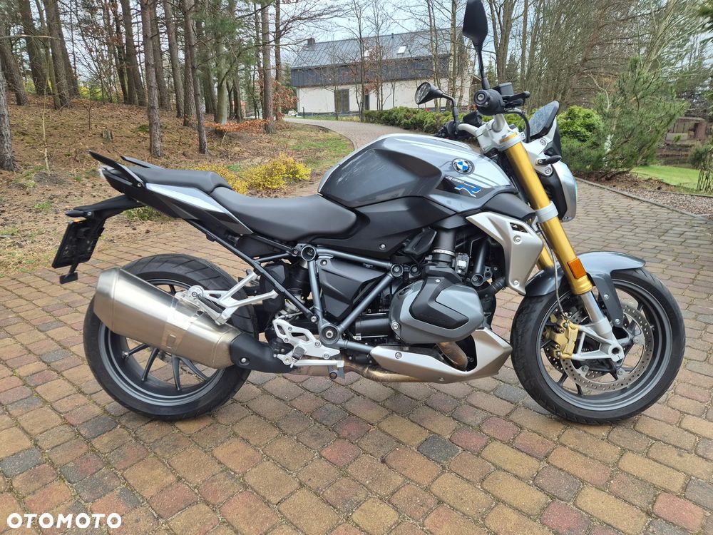 BMW R - 1