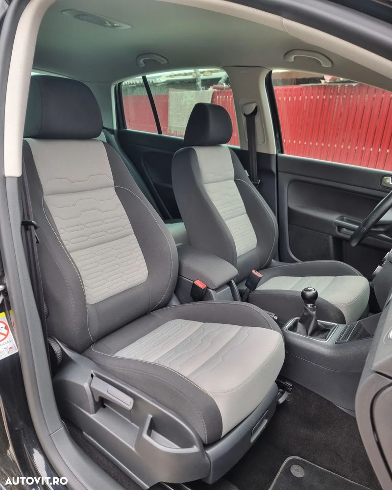 Volkswagen Golf - 8