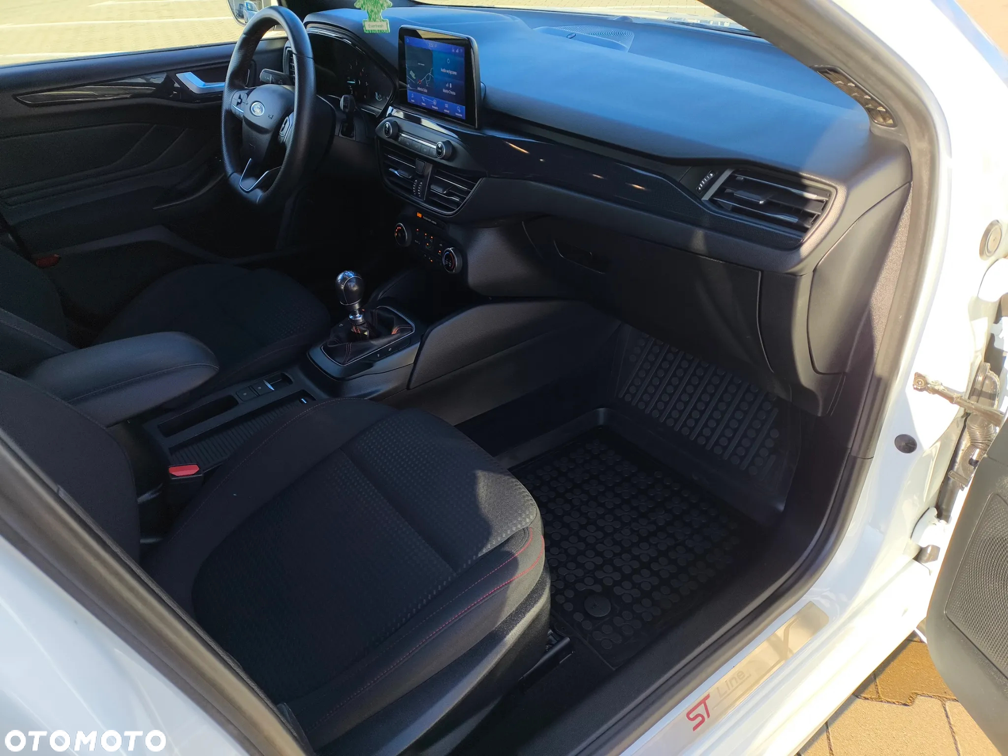 Ford Focus 1.5 EcoBlue Start-Stopp-System ST-LINE - 14