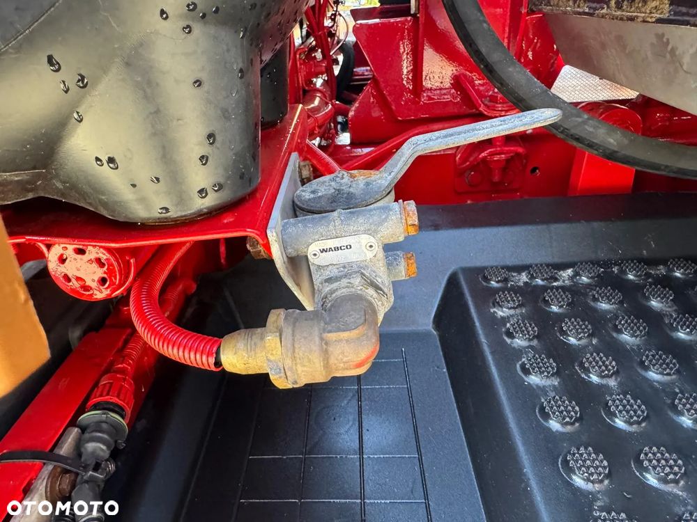 Volvo FH16 750 8x4 POJAZD DO DRZEWA - 31