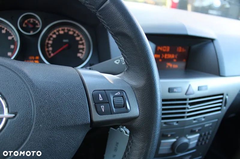 Opel Astra GTC 1.6 Edition Plus - 19