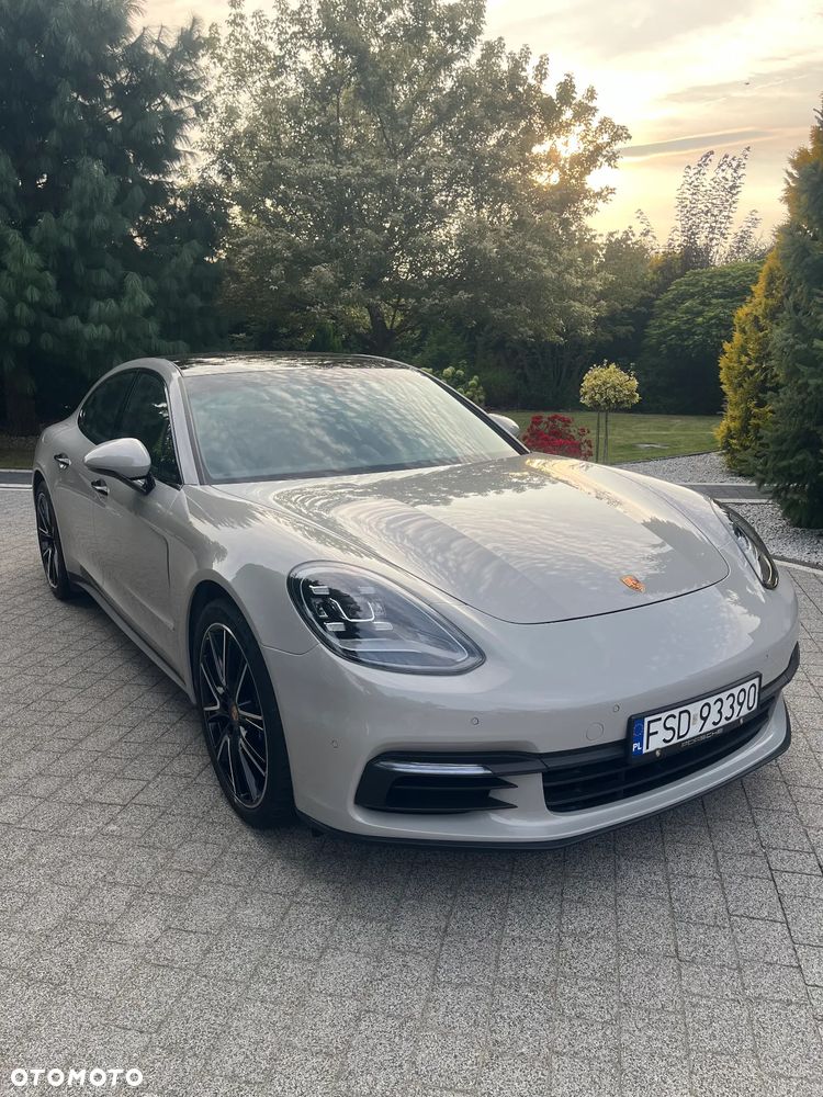 Porsche Panamera Standard - 2
