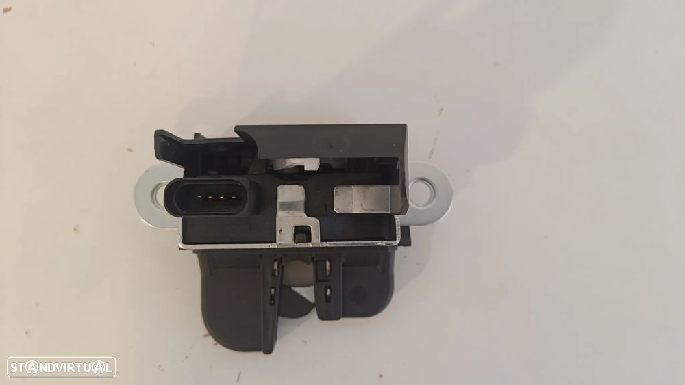 Fechadura tampa mala vw golf 7 VII 2012 a 2019/ vw beetle 2012 (nova) - 1