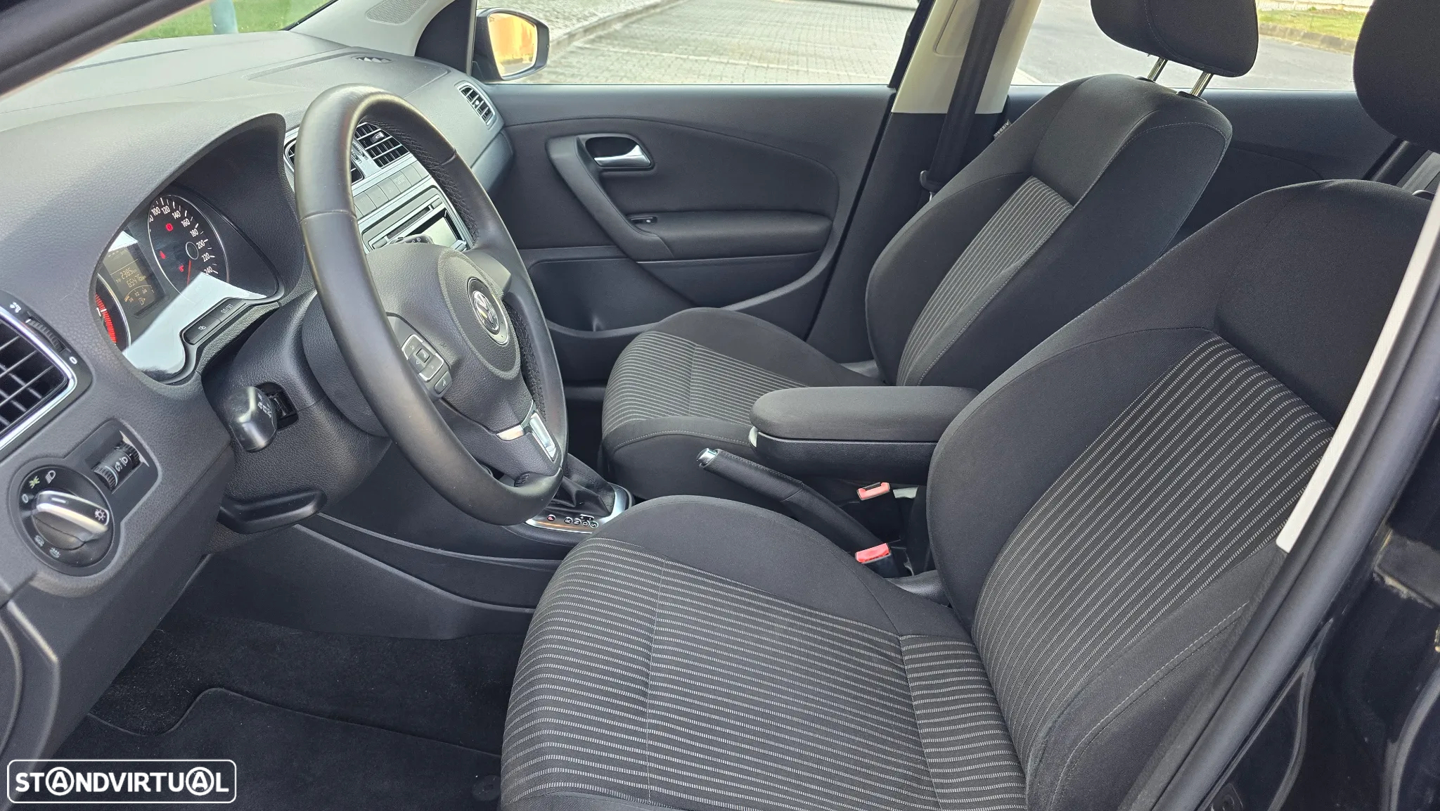 VW Polo 1.4 Highline DSG - 15