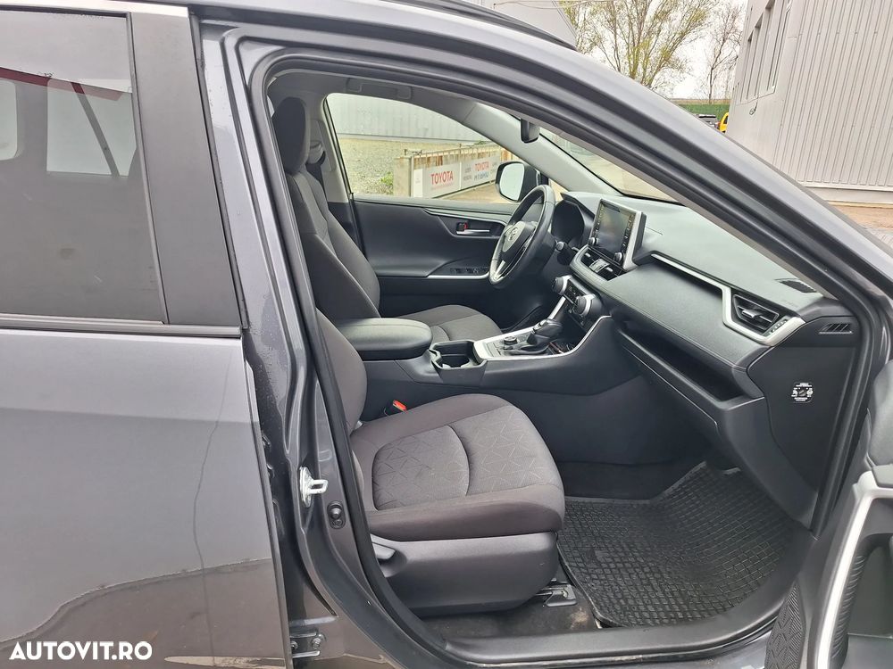Toyota RAV4 - 11