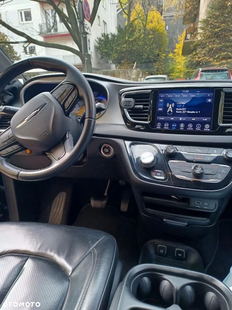 Chrysler Pacifica - 8