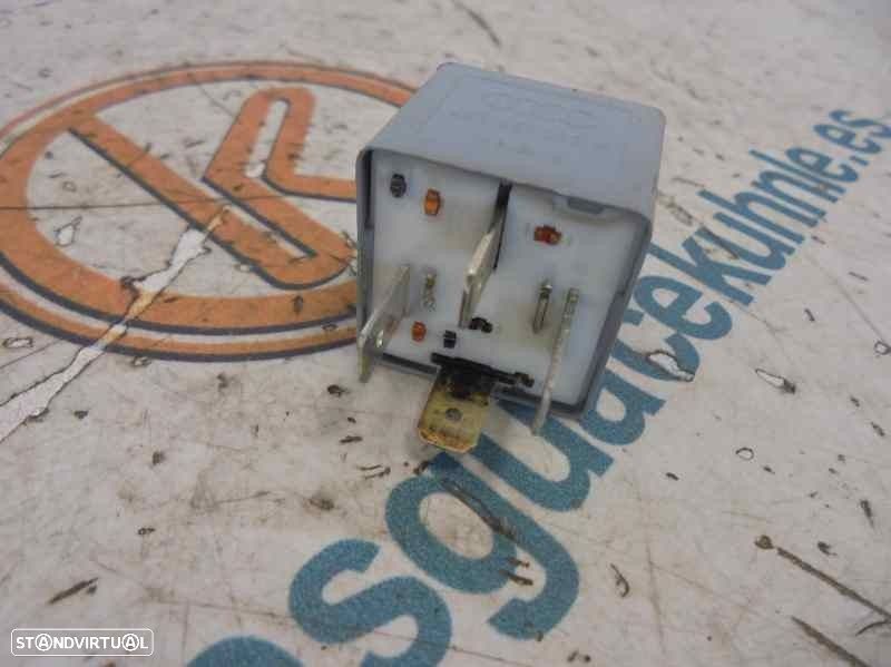RELÉ AUDI A4 1999 - 1