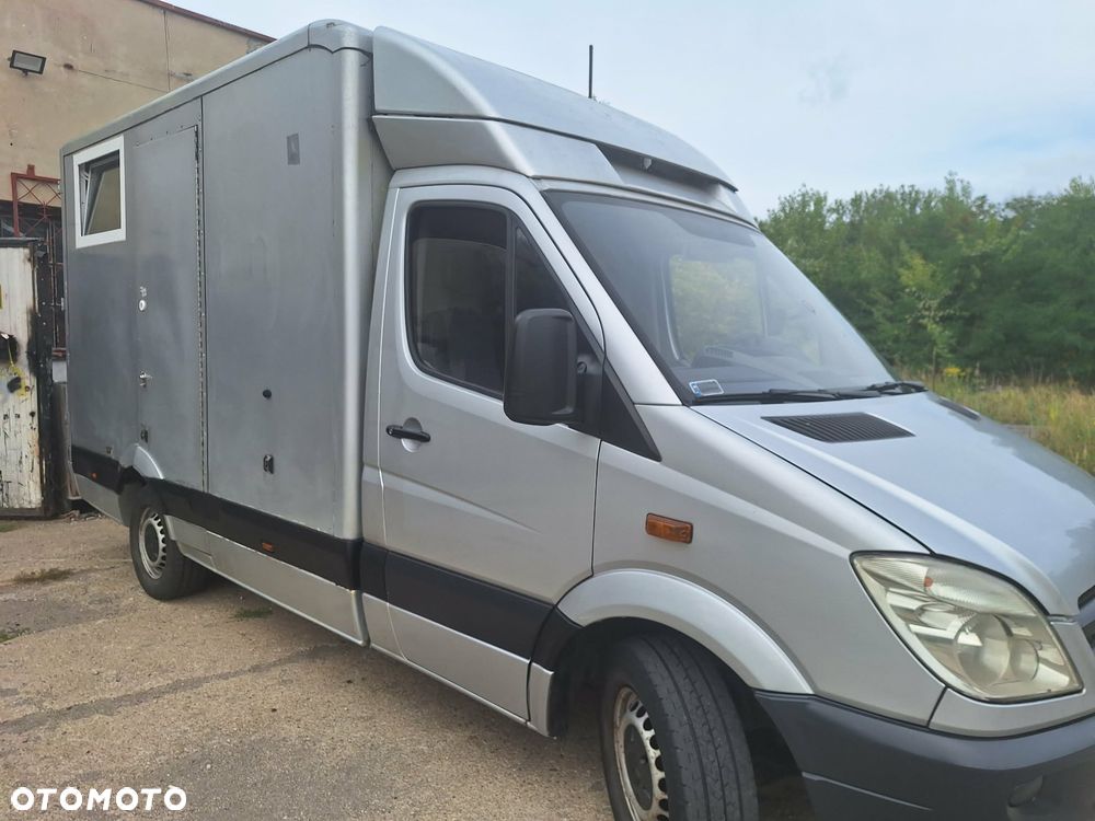 Mercedes-Benz Sprinter - 1