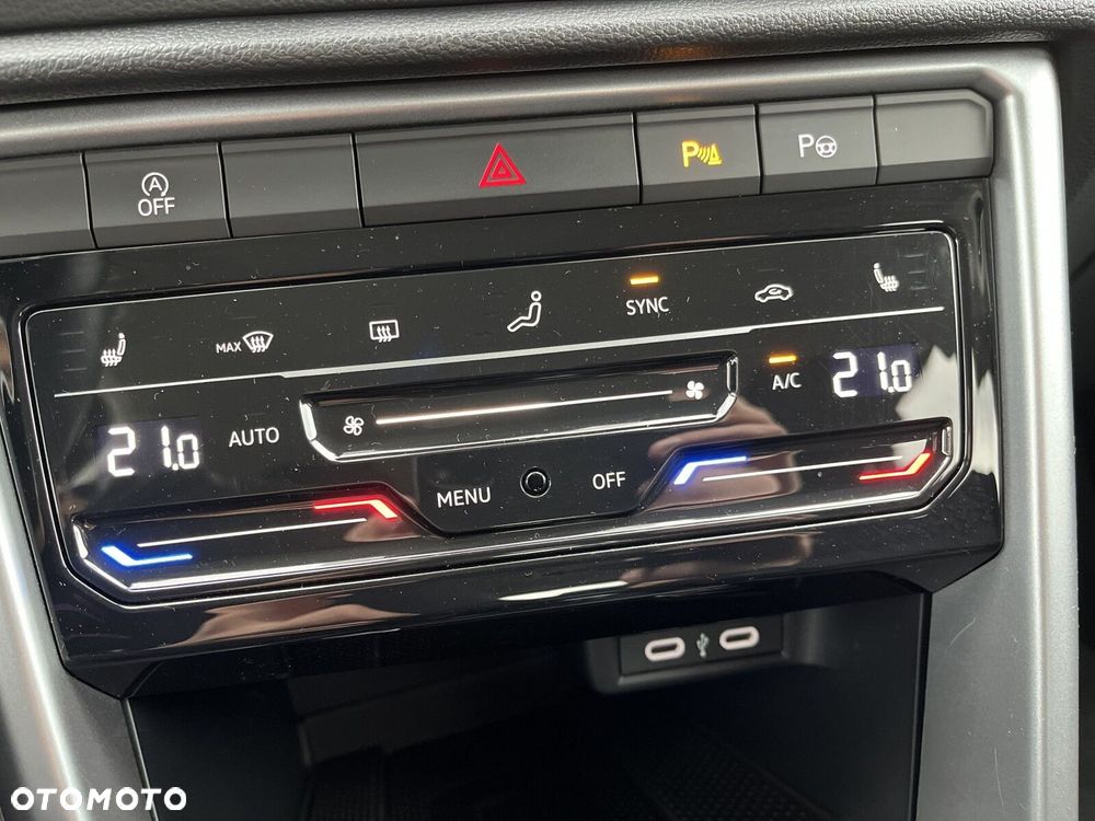 Volkswagen T-Roc - 29