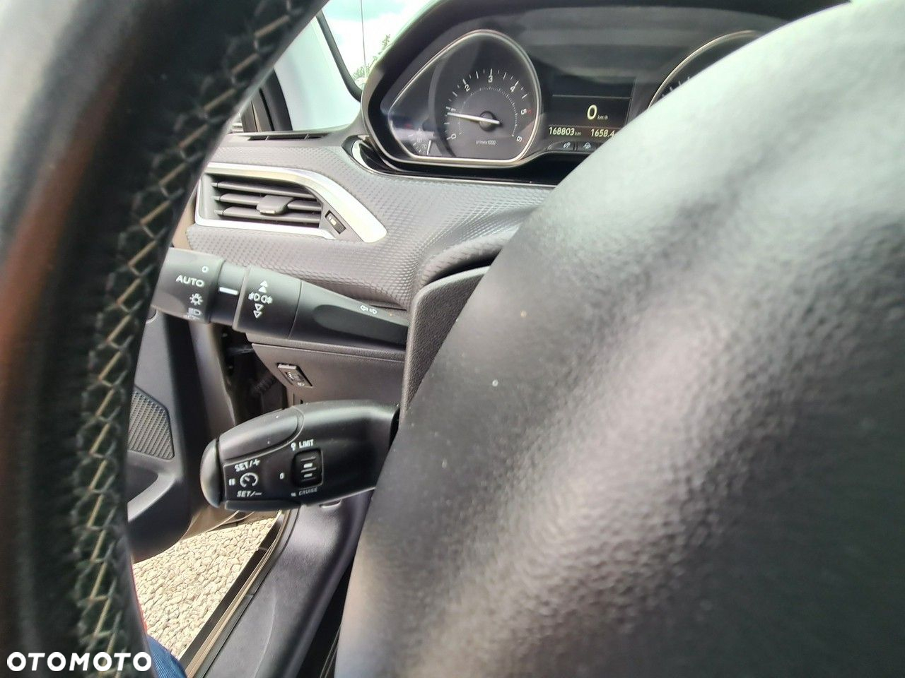 Peugeot 2008 1.6 BlueHDi Allure - 19