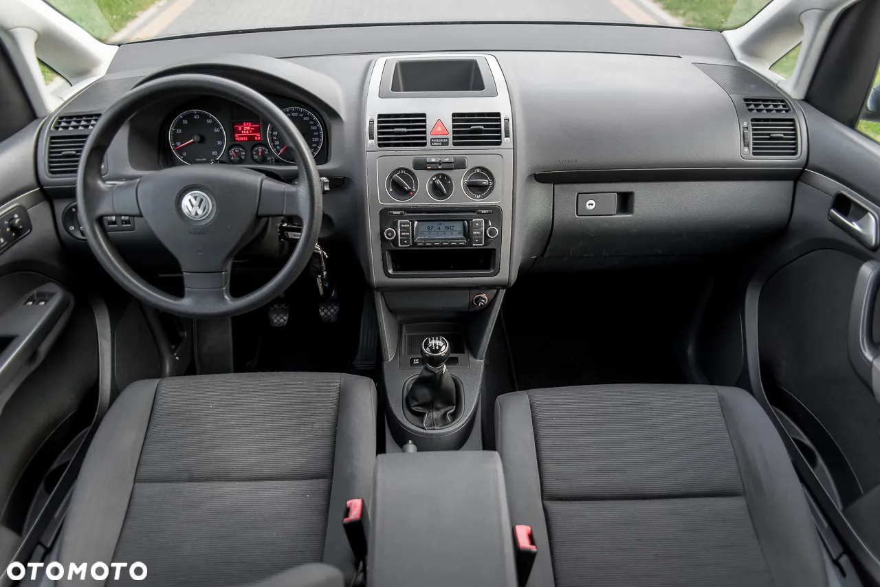 Volkswagen Touran 1.6 Conceptline - 6
