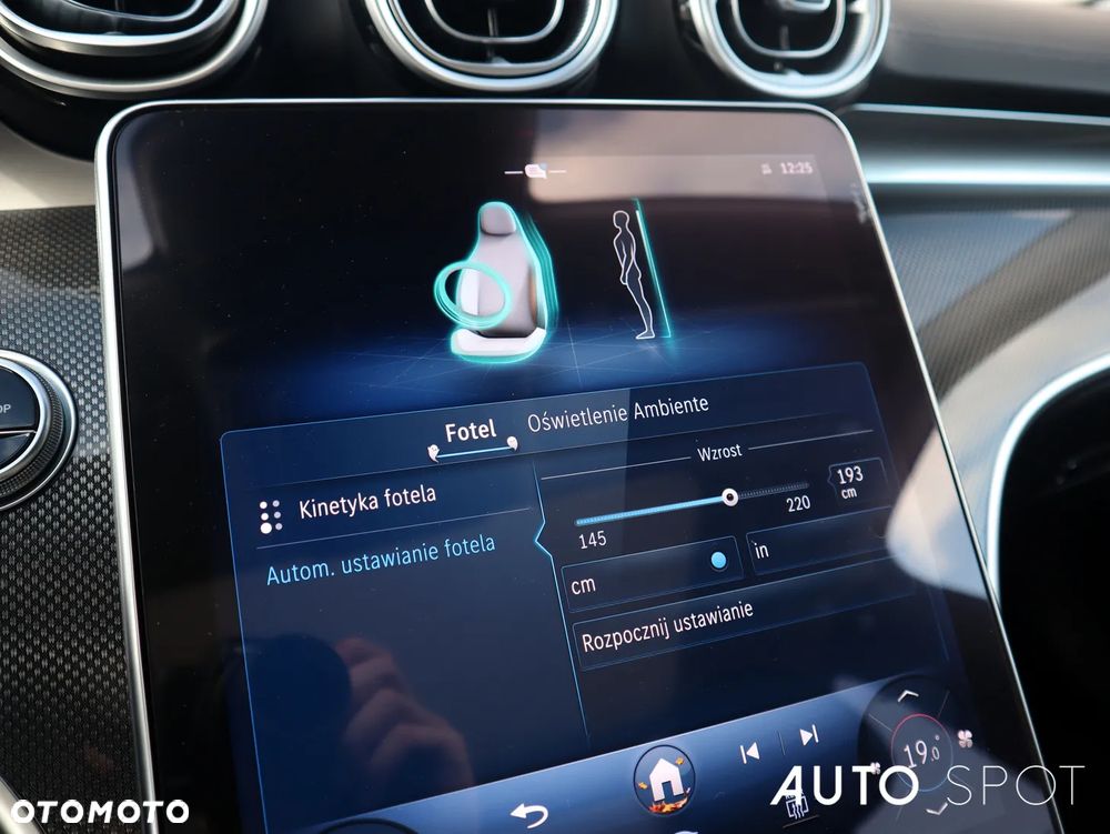 Mercedes-Benz Klasa C 180 9G-TRONIC AMG Line - 30