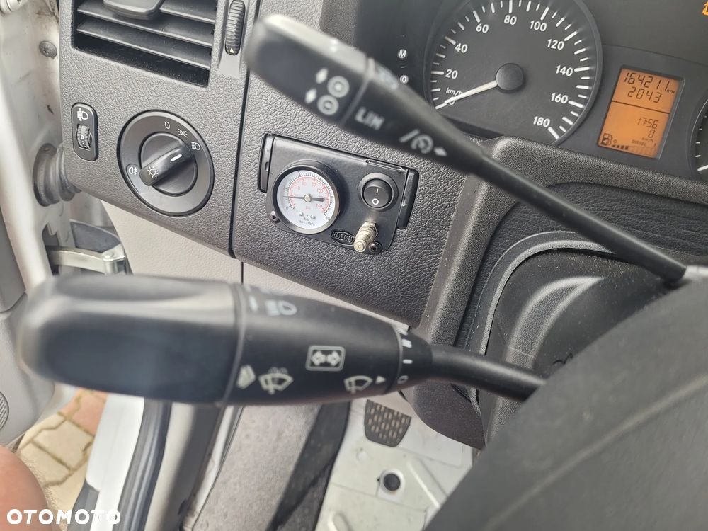 Mercedes-Benz Sprinter - 28