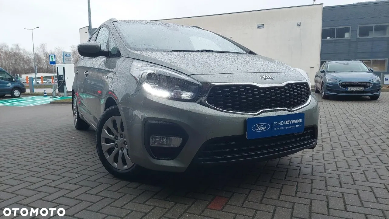 Kia Carens 1.6 GDI M - 12