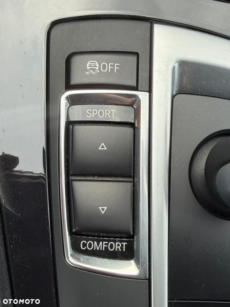 BMW Seria 5 520d Luxury Line - 15