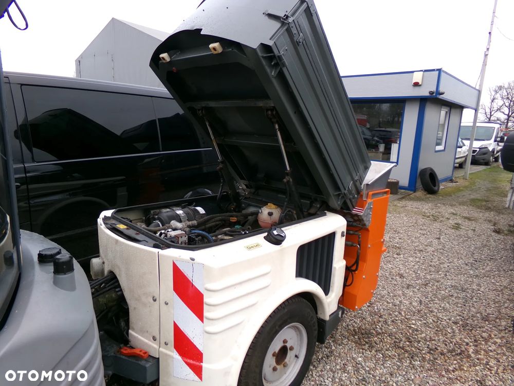 Hako citytrac 4200 zamiatarka solarko piaskarka 4x4 - 5