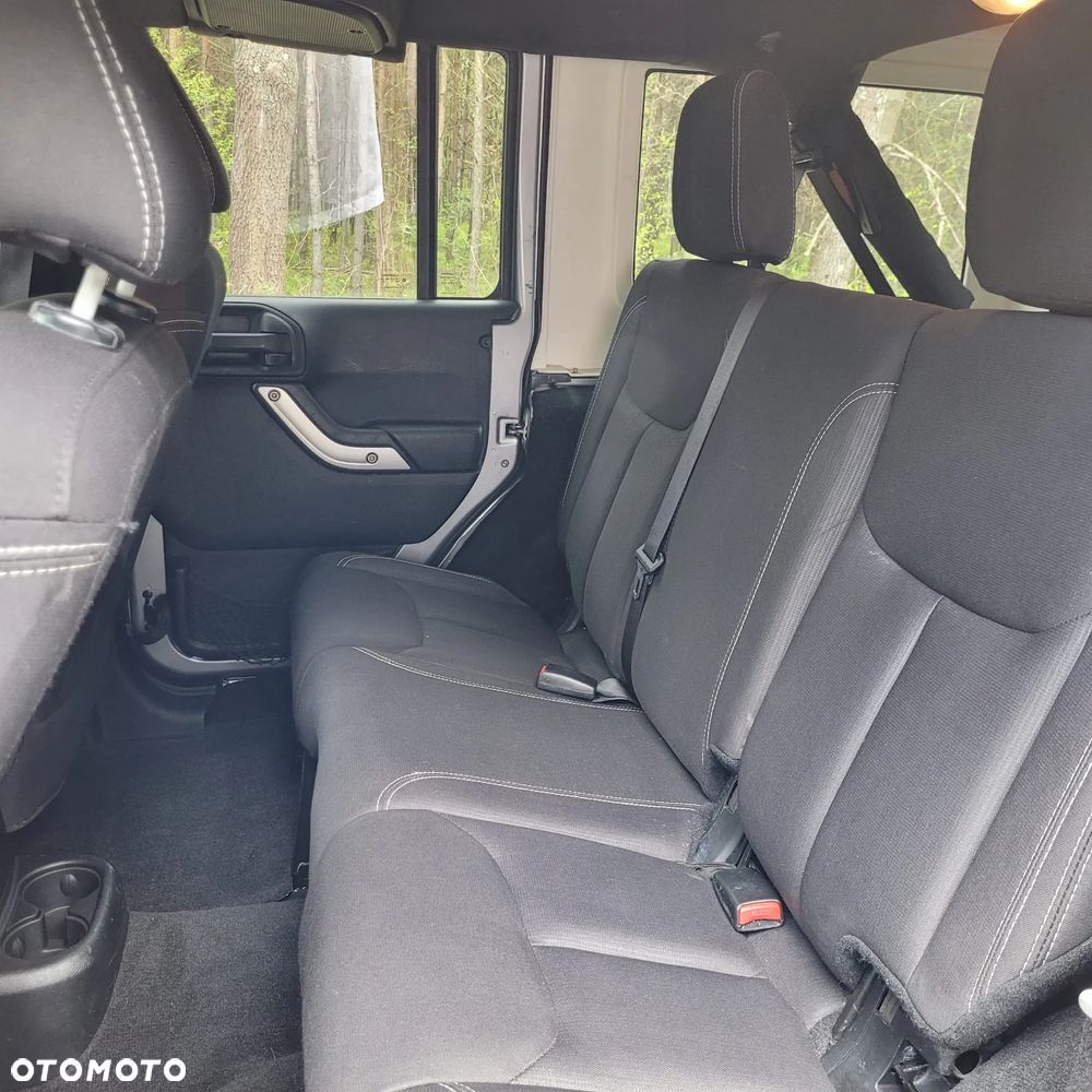 Jeep Wrangler 3.6 Unlim Sahara - 20