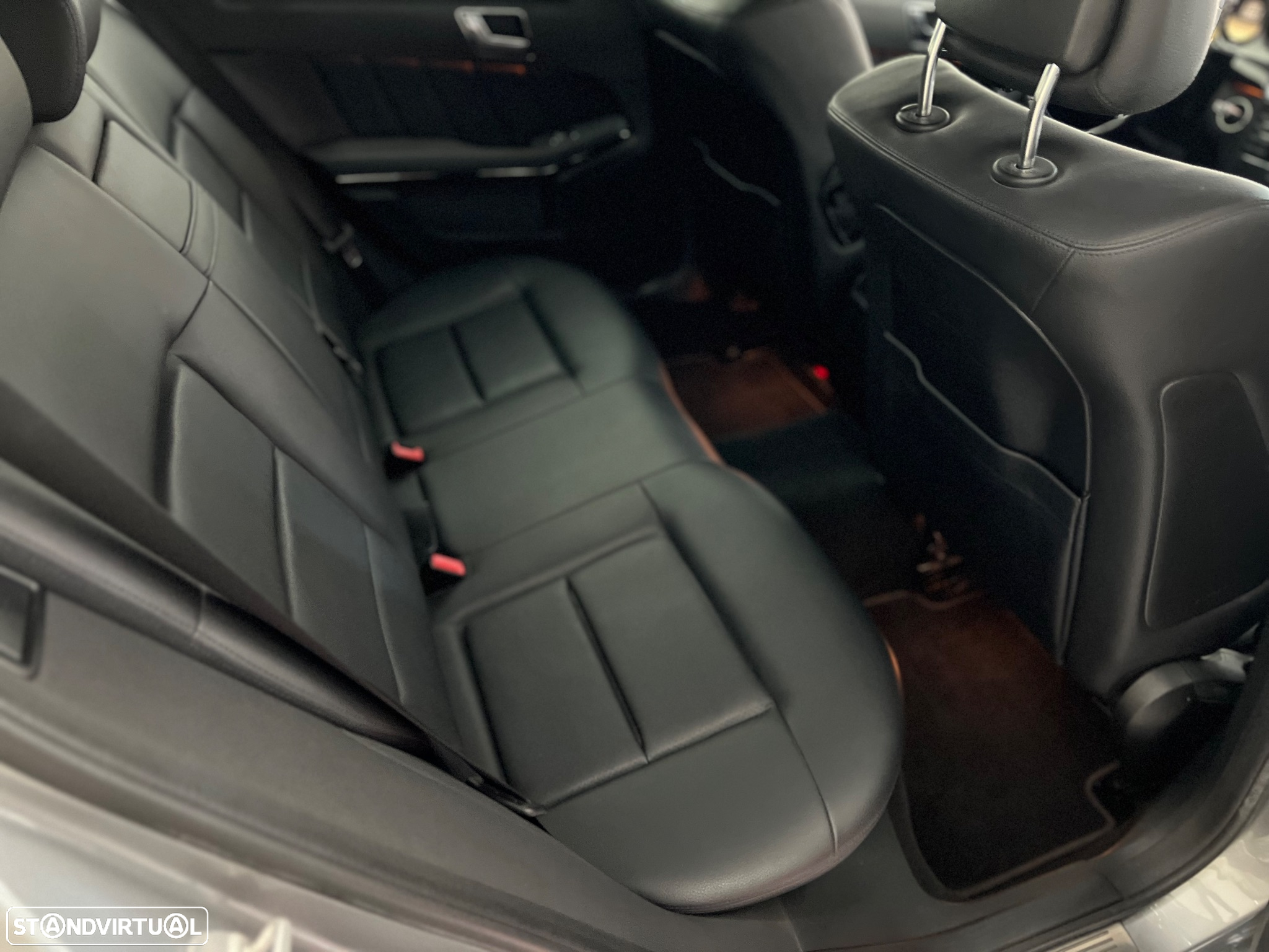 Mercedes-Benz E 250 CDi Avantgarde BlueEfficiency - 32