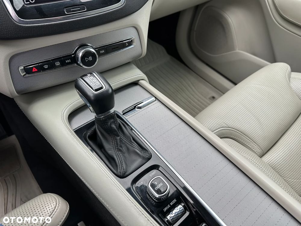 Volvo XC 90 - 17