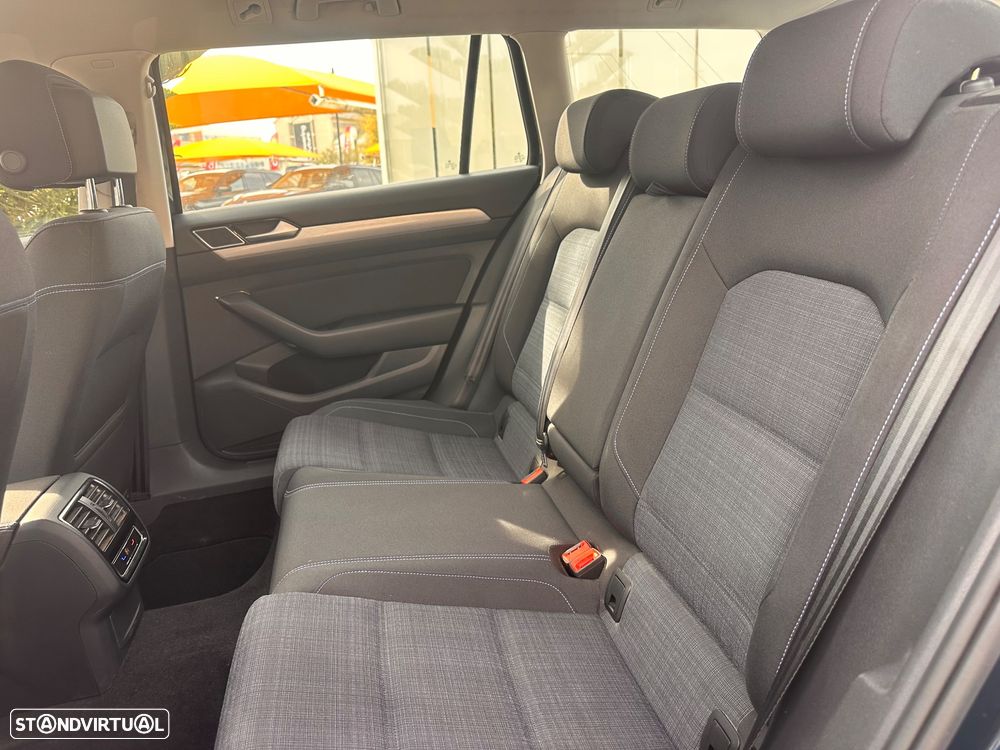 VW Passat Variant - 39