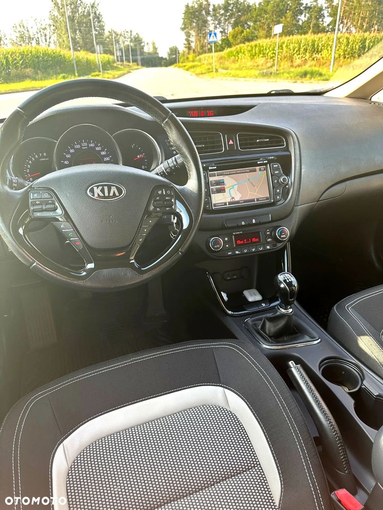 Kia Ceed 1.6 GDI ISG SW Spirit - 3