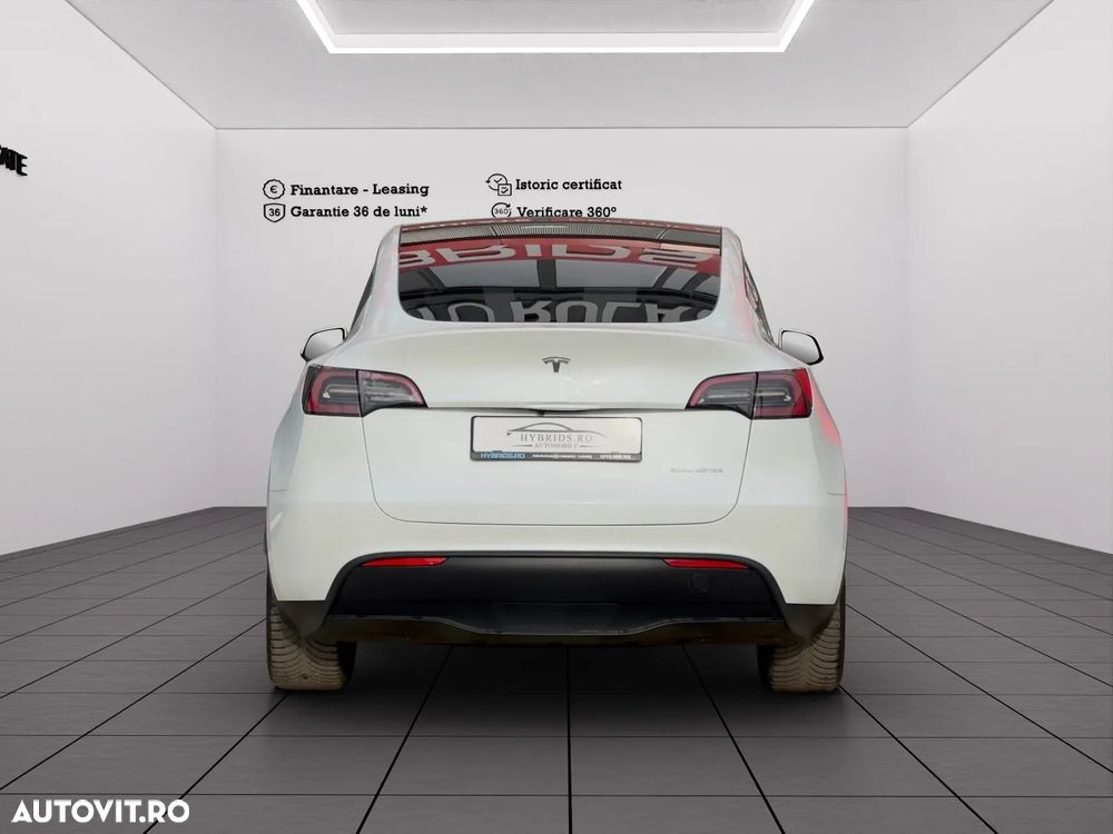 Tesla Model Y - 5