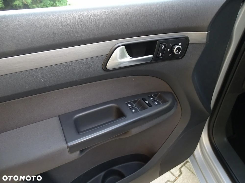 Volkswagen Touran 1.6 TDI DPF BlueMotion Technology Comfortline - 31