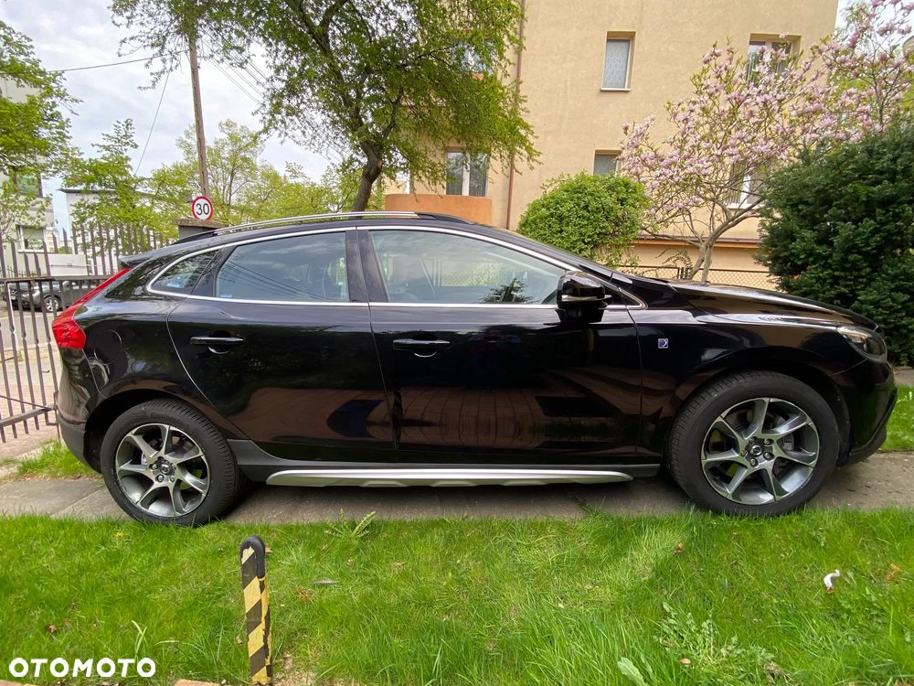 Volvo V40 Cross Country T3 Drive-E Ocean Race - 4