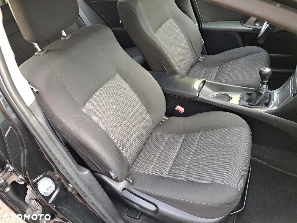 Toyota Avensis - 7
