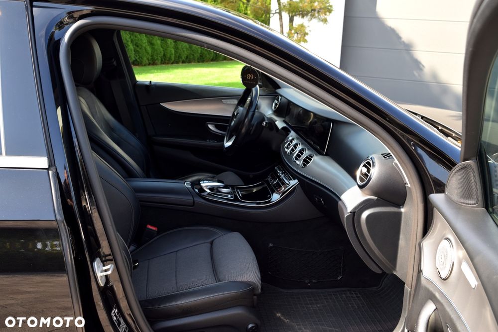 Mercedes-Benz Klasa E 220 d Business Edition 9G-TRONIC - 22