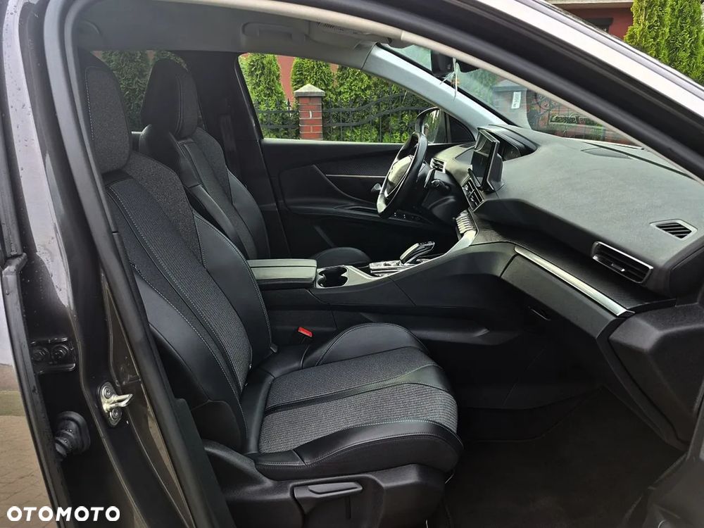 Peugeot 3008 1.6 PureTech Hybrid PHEV Allure Pack S&S EAT8 - 11