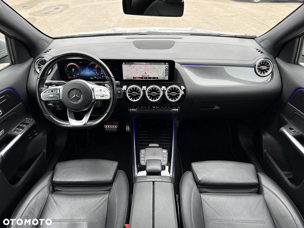 Mercedes-Benz GLA - 18
