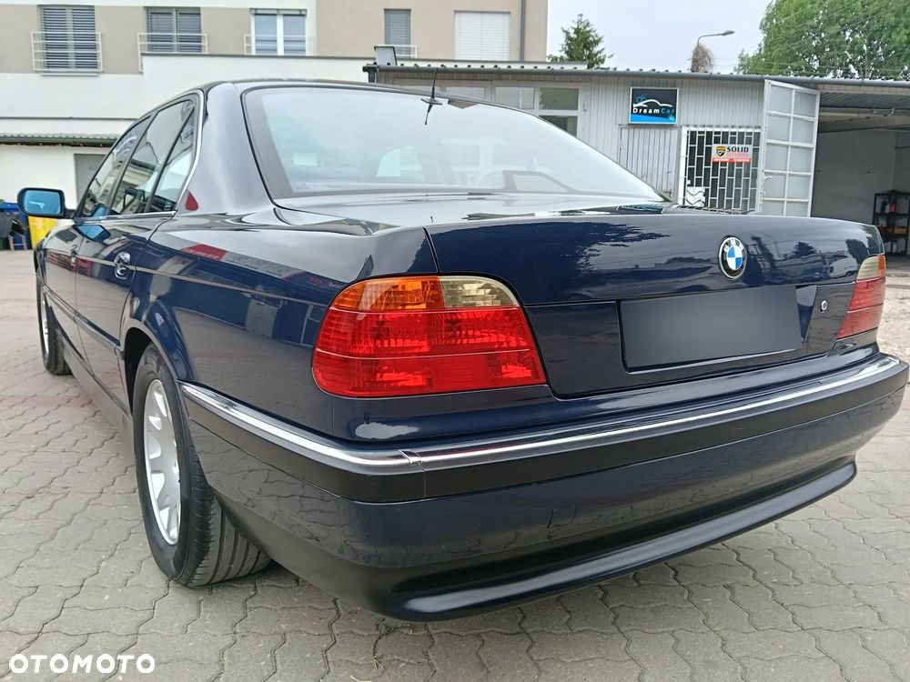 BMW Seria 7 - 16