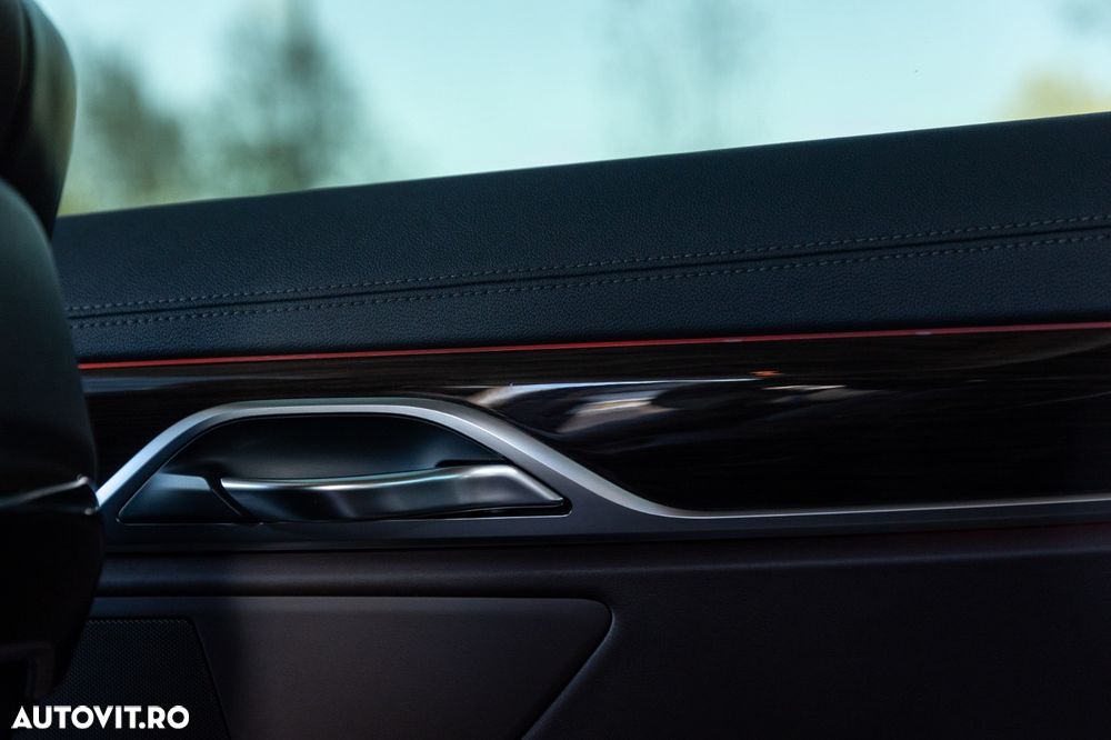 BMW Seria 7 730d xDrive - 28