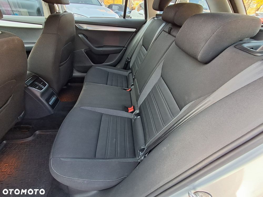 Skoda Octavia 1.6 TDI SCR Ambition - 8