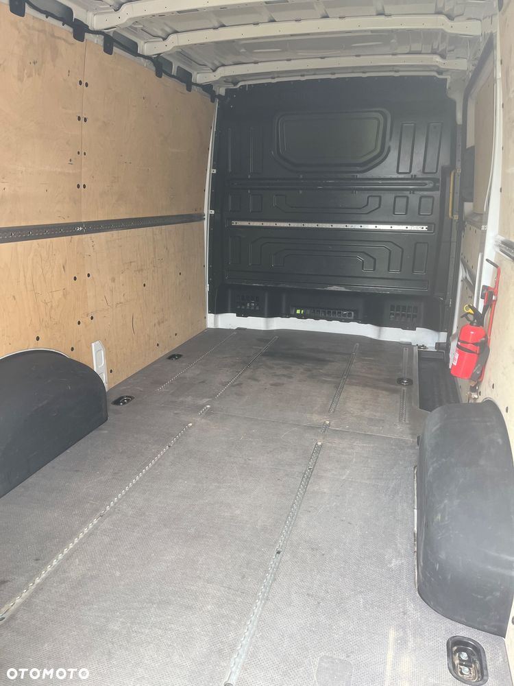 Volkswagen CRAFTER - 11