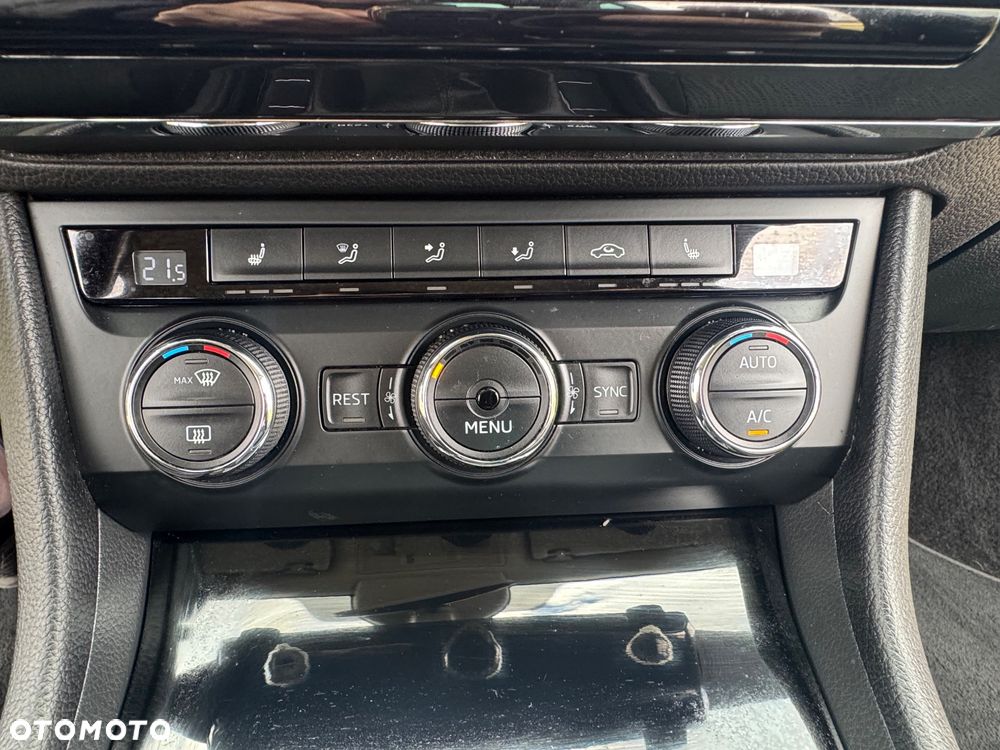 Skoda Superb 2.0 TDI Ambition - 38