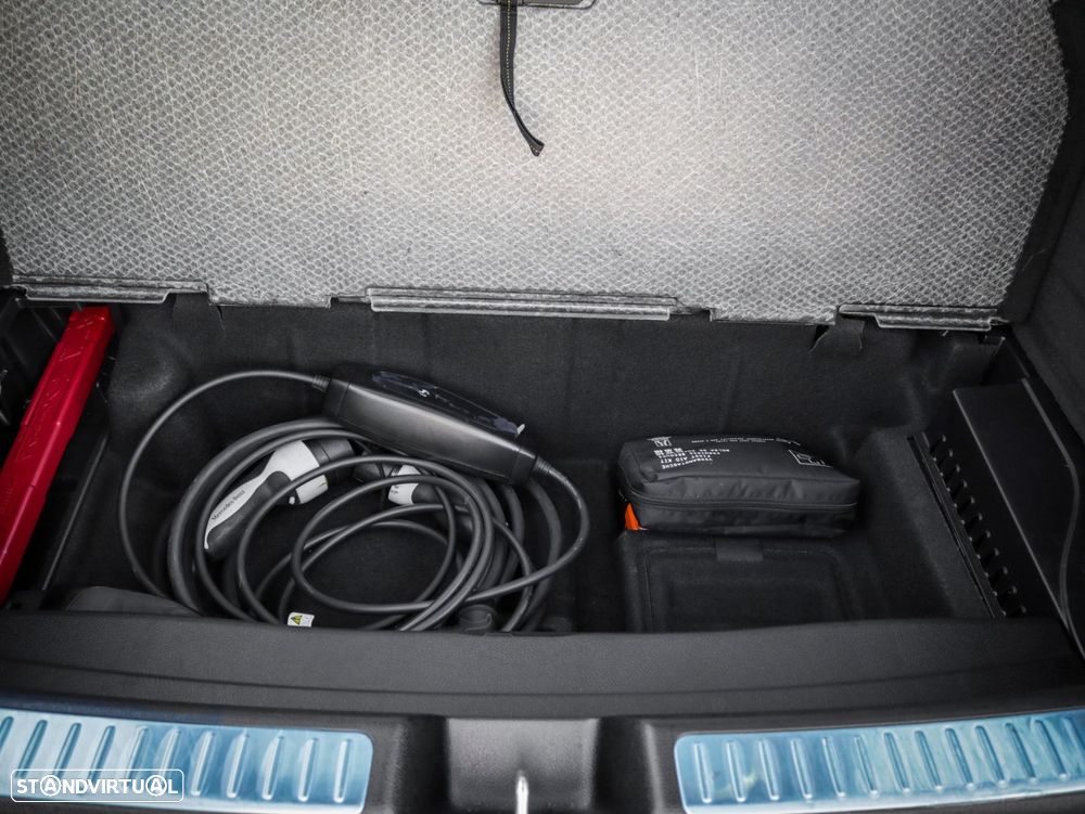 Mercedes-Benz GLC 300 de Coupe 4Matic 9G-TRONIC AMG Line - 13