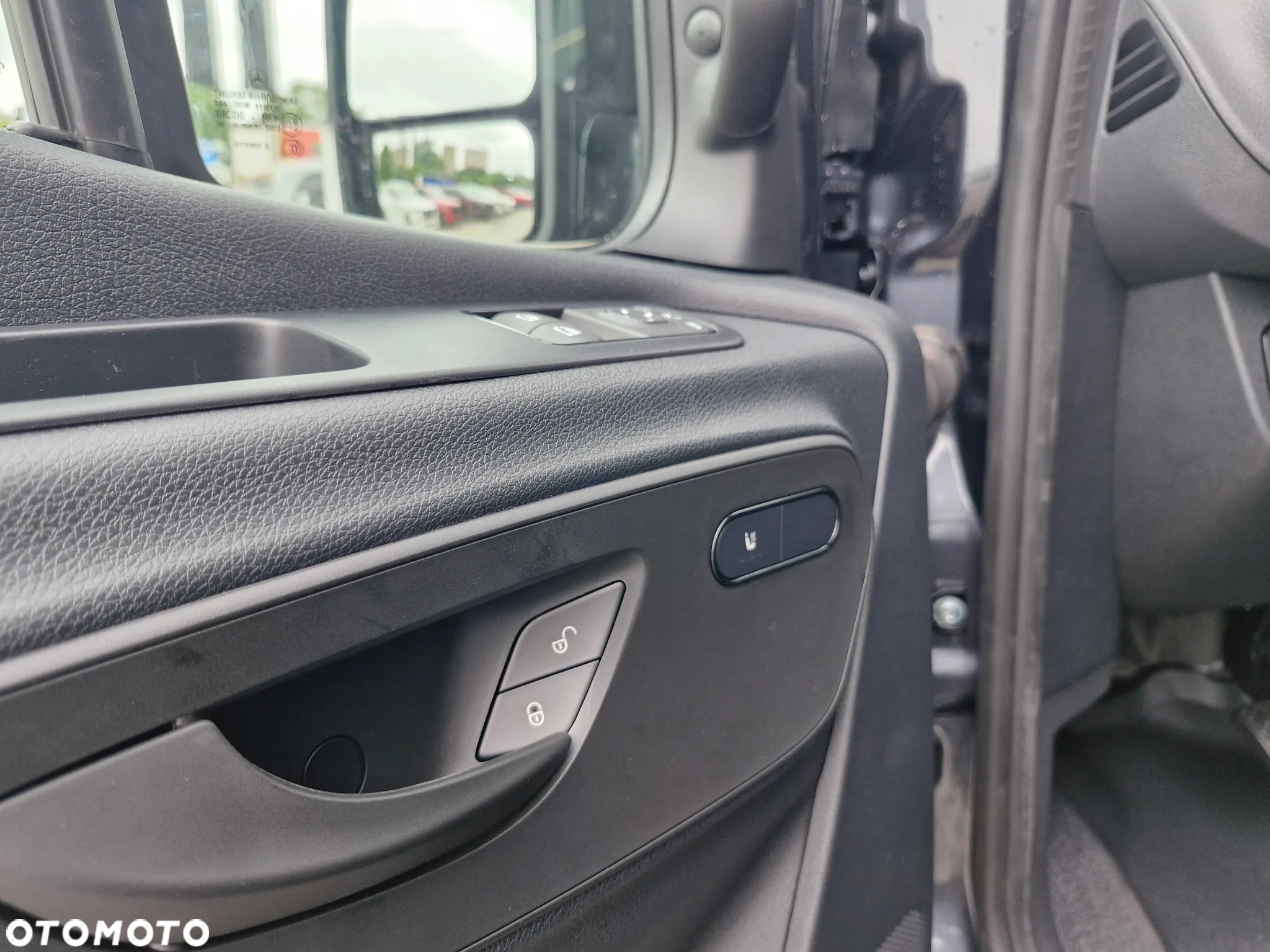Mercedes-Benz Sprinter - 23