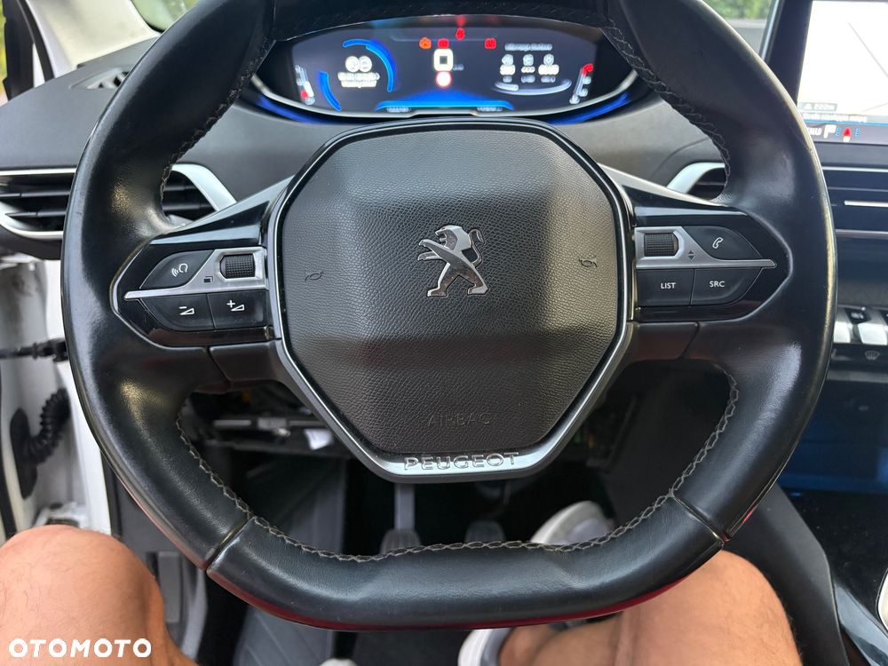 Peugeot 3008 1.5 BlueHDi Allure S&S - 18