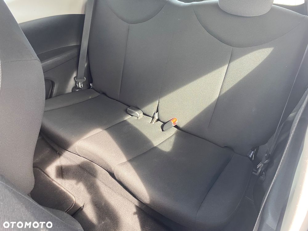 Toyota Aygo x - 31