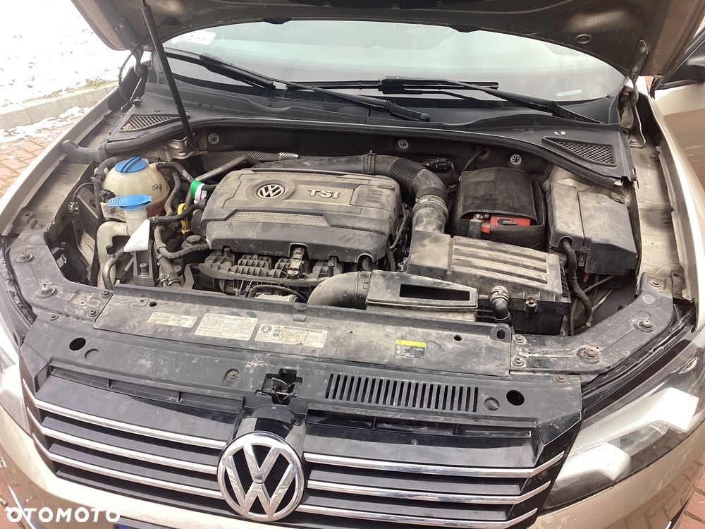Volkswagen Passat - 16