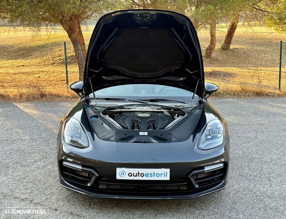 Porsche Panamera Sport Turismo 4 E-Hybrid - 12