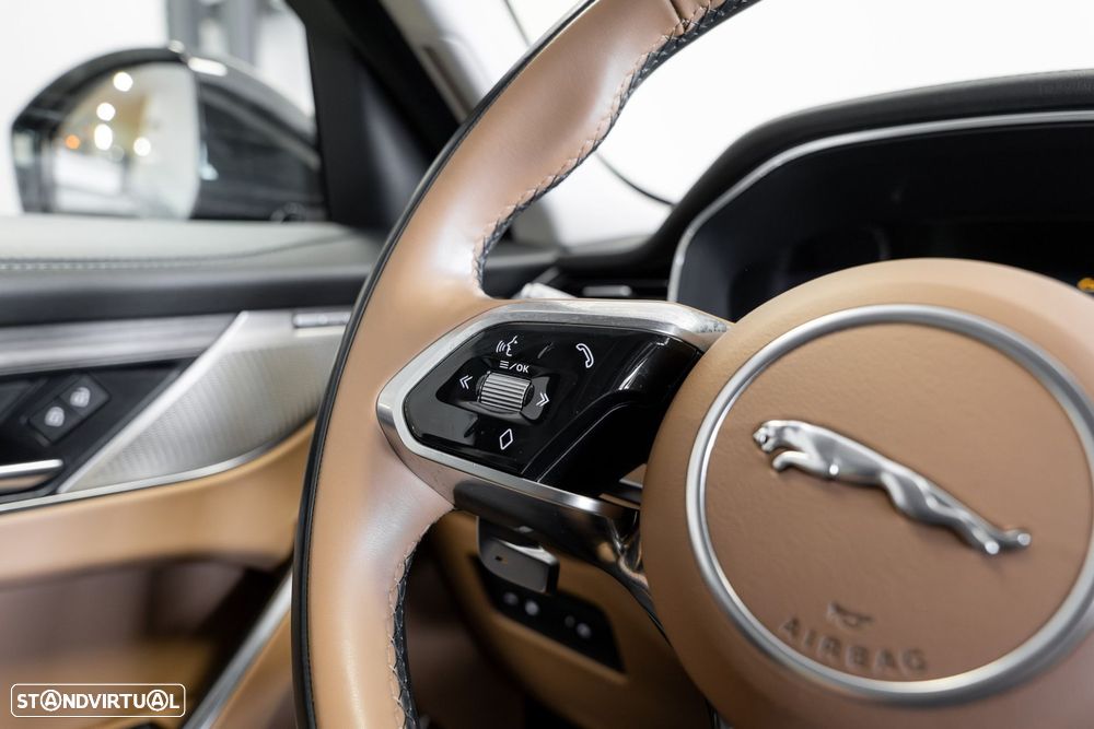Jaguar F-Pace - 12