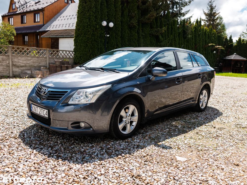 Toyota Avensis - 2
