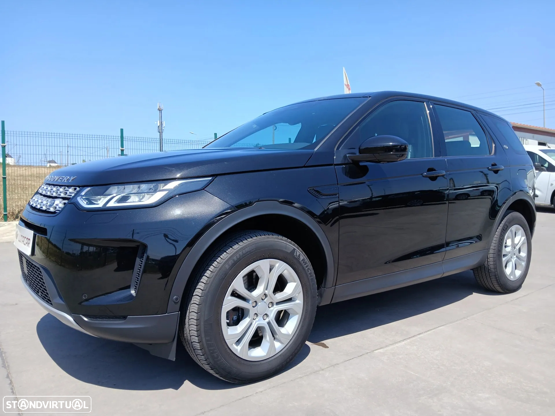Land Rover Discovery Sport 1.5 I3 P300e AWD R-Dynamic SE - 3