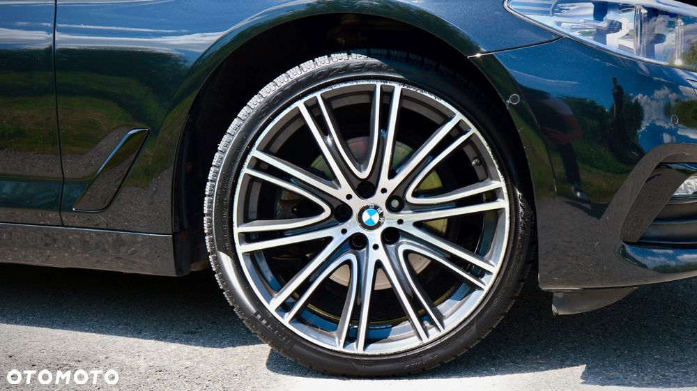 BMW Seria 5 520d xDrive MHEV Sport Line sport - 4
