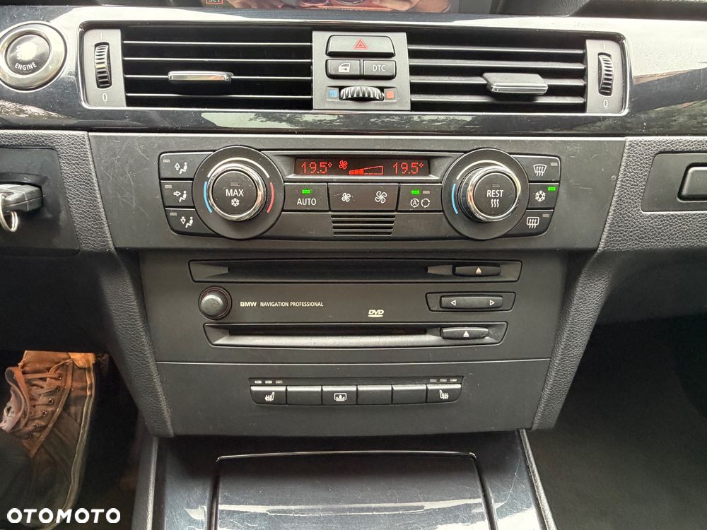 BMW Seria 3 330d - 30