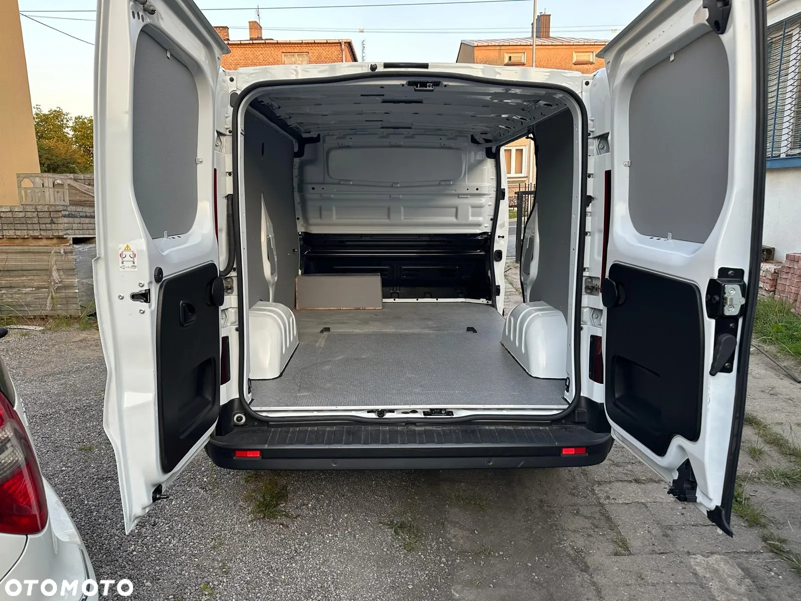 Renault Trafic - 10