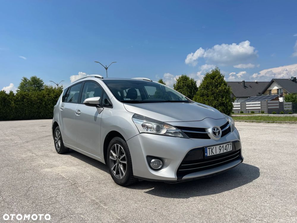 Toyota Verso 2.0 D-4D Premium - 2